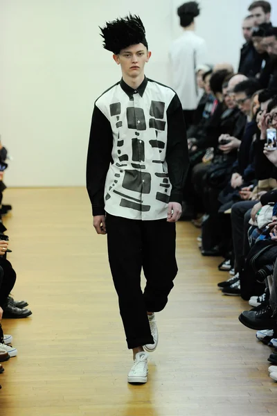 Look 28